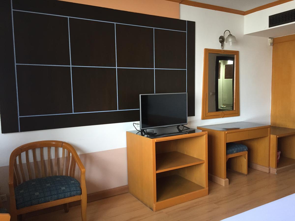 Karin Hotel Удонтхані Екстер'єр фото